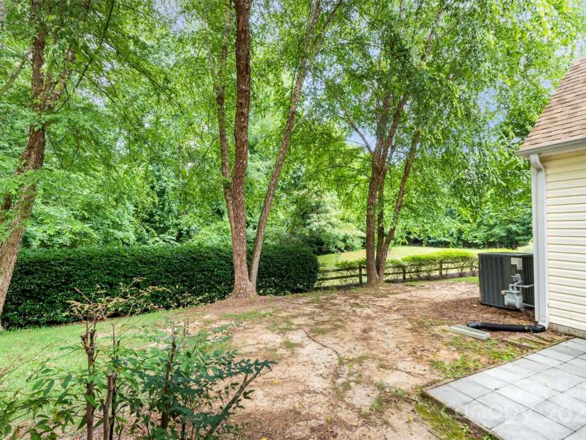 10421 Columbia Crest Court, Charlotte, NC 28270.  MLS# CAR4255095, YatesRealty ID 22520. 