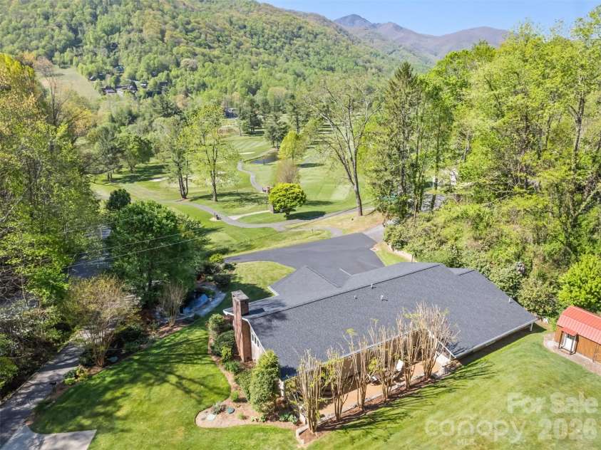9 Golfview Drive, Maggie Valley, NC 28751.  MLS# CAR4374732, YatesRealty ID 22520. 