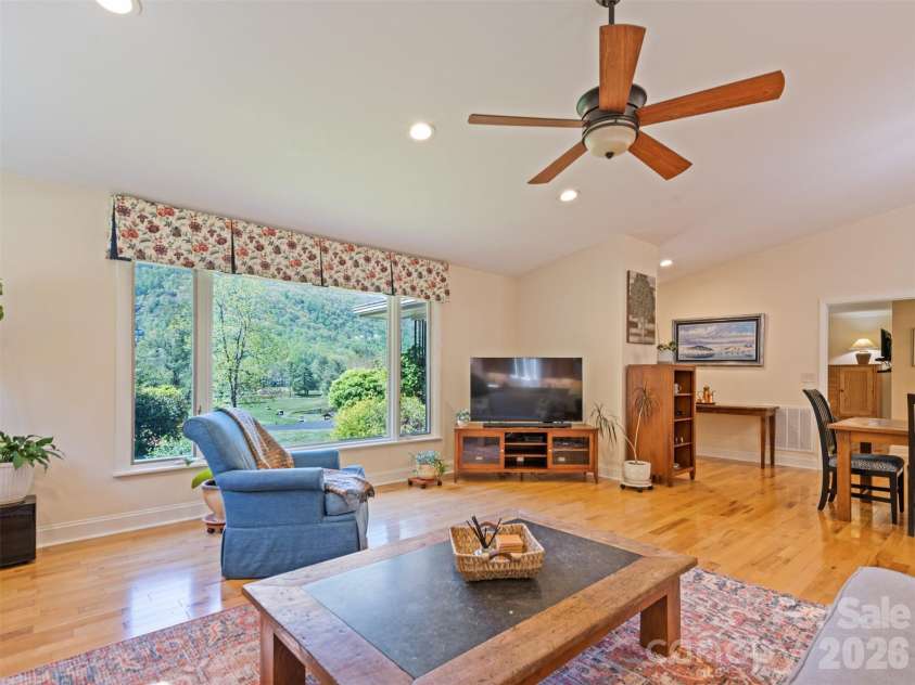 9 Golfview Drive, Maggie Valley, NC 28751.  MLS# CAR4374732, YatesRealty ID 22520. 