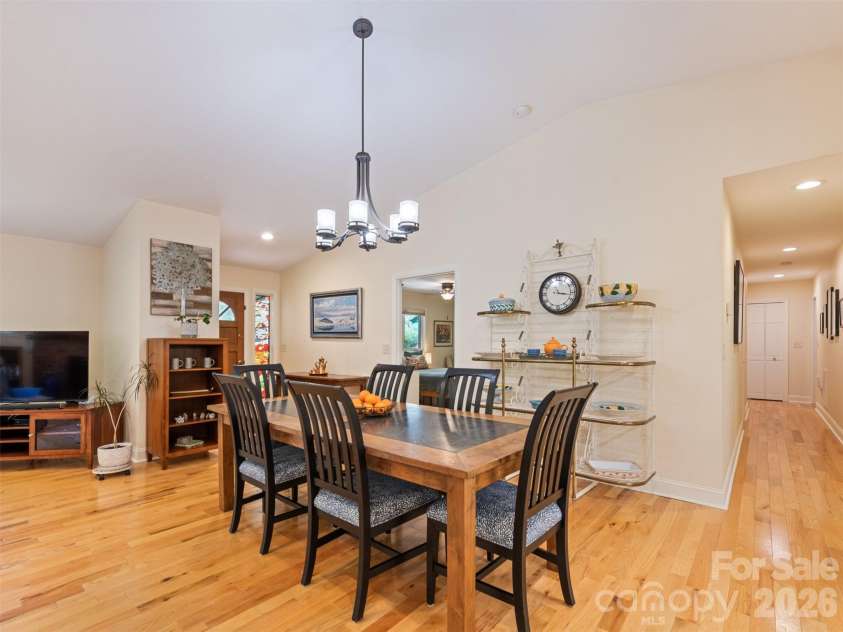 9 Golfview Drive, Maggie Valley, NC 28751.  MLS# CAR4374732, YatesRealty ID 22520. 
