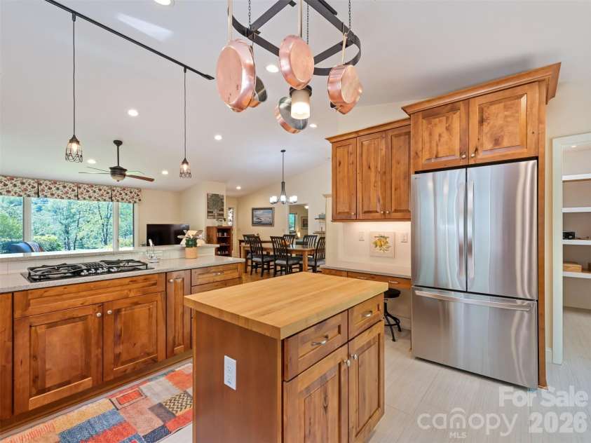 9 Golfview Drive, Maggie Valley, NC 28751.  MLS# CAR4374732, YatesRealty ID 22520. 