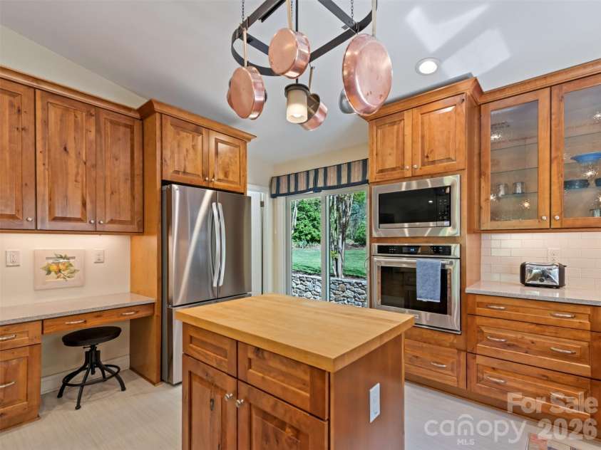 9 Golfview Drive, Maggie Valley, NC 28751.  MLS# CAR4374732, YatesRealty ID 22520. 