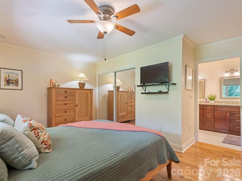 9 Golfview Drive, Maggie Valley, NC 28751.  MLS# CAR4374732, YatesRealty ID 22520. 