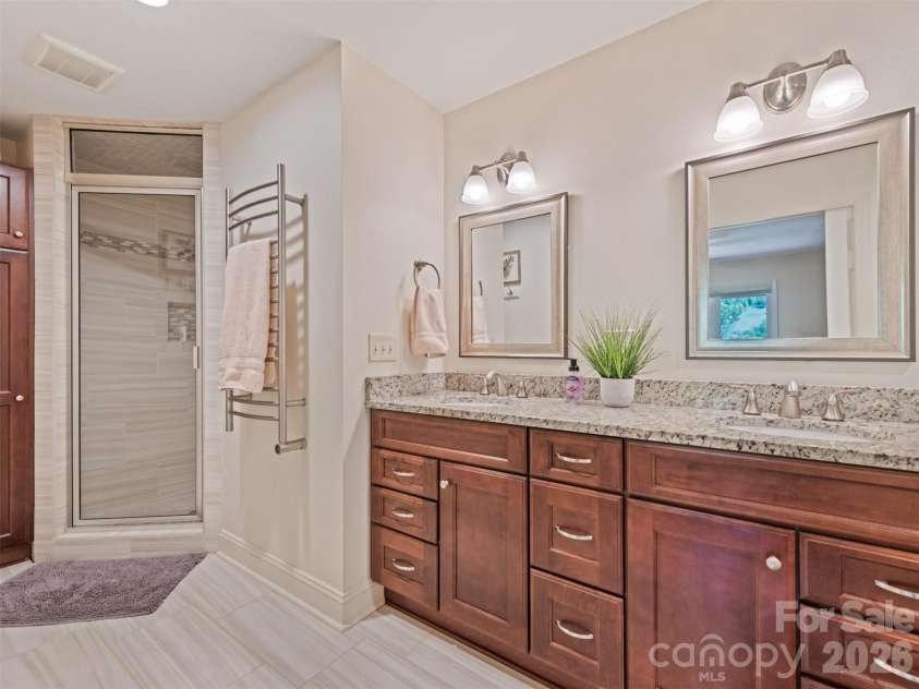9 Golfview Drive, Maggie Valley, NC 28751.  MLS# CAR4374732, YatesRealty ID 22520. 