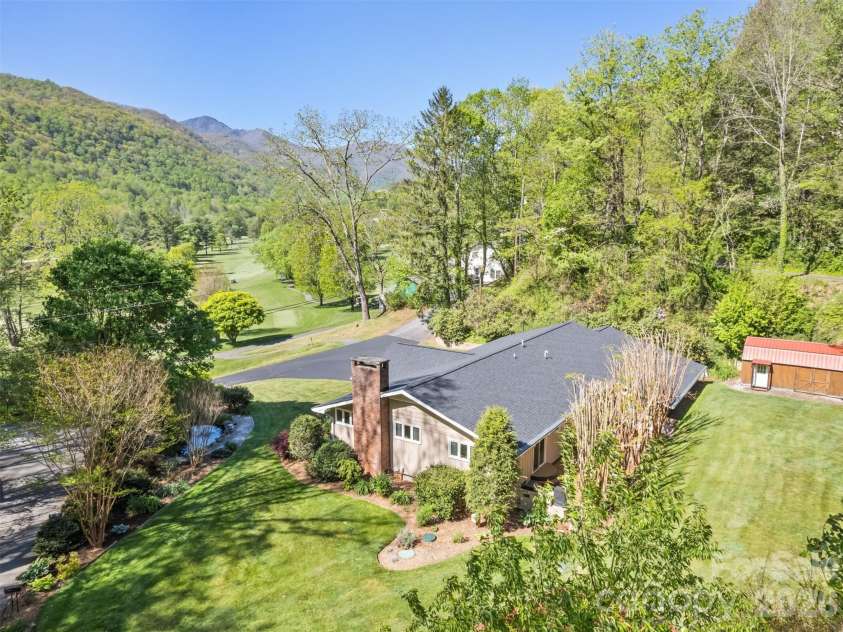 9 Golfview Drive, Maggie Valley, NC 28751.  MLS# CAR4374732, YatesRealty ID 22520. 