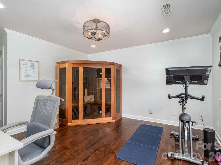 3636 Brentwood Drive, Gastonia, NC 28056.  MLS# CAR4349207, YatesRealty ID 22521. 