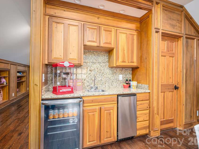 3636 Brentwood Drive, Gastonia, NC 28056.  MLS# CAR4349207, YatesRealty ID 22521. 