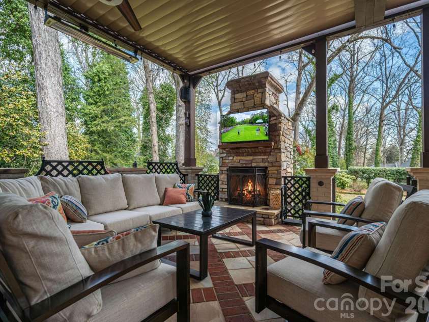 3636 Brentwood Drive, Gastonia, NC 28056.  MLS# CAR4349207, YatesRealty ID 22521. 