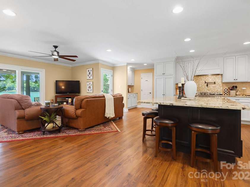 4485 River Oaks Road, Lake Wylie, SC 29710.  MLS# CAR4273028, YatesRealty ID 22521. 