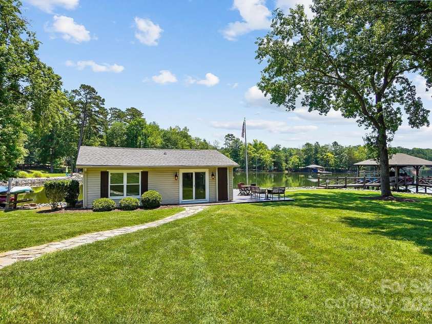 4485 River Oaks Road, Lake Wylie, SC 29710.  MLS# CAR4273028, YatesRealty ID 22521. 