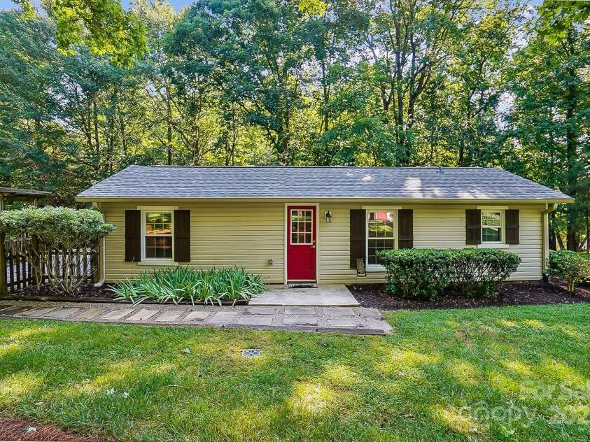 4485 River Oaks Road, Lake Wylie, SC 29710.  MLS# CAR4273028, YatesRealty ID 22521. Guest house!