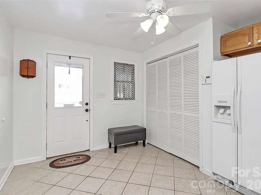 2111 Parkdale Avenue, Gastonia, NC 28052.  MLS# CAR4343385, YatesRealty ID 22522. 