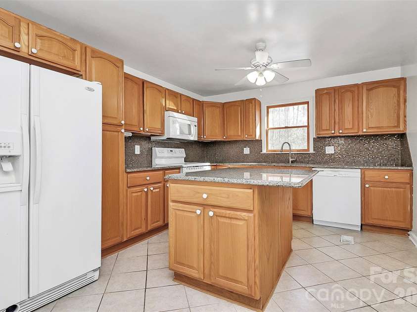 2111 Parkdale Avenue, Gastonia, NC 28052.  MLS# CAR4343385, YatesRealty ID 22522. 
