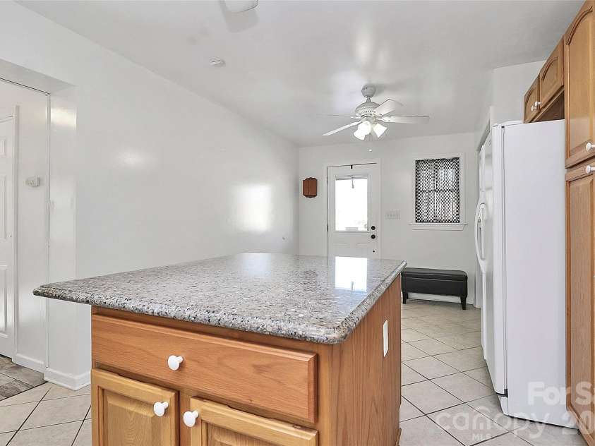 2111 Parkdale Avenue, Gastonia, NC 28052.  MLS# CAR4343385, YatesRealty ID 22522. 