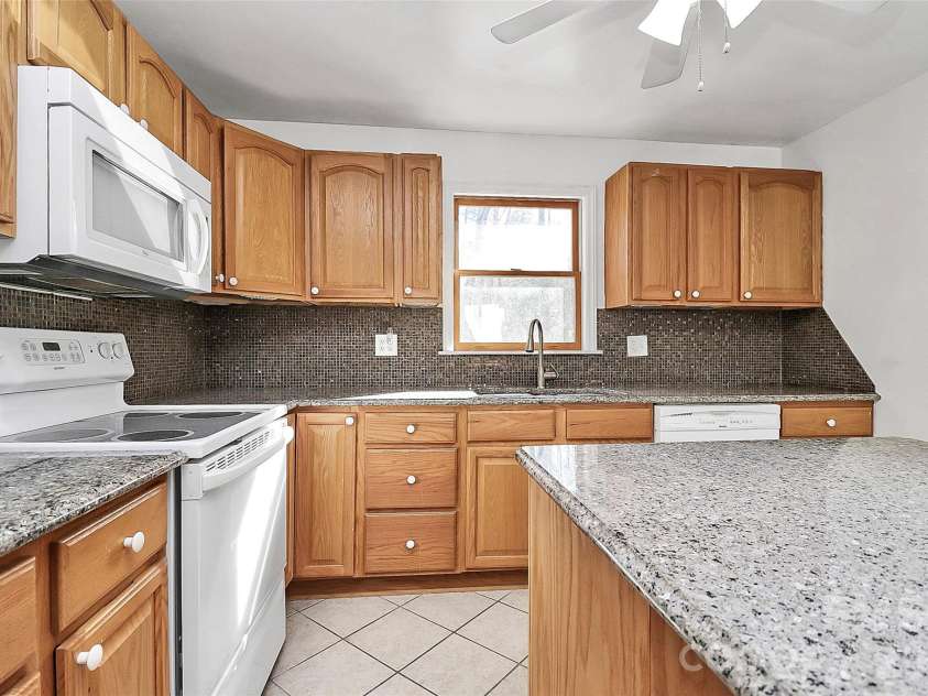2111 Parkdale Avenue, Gastonia, NC 28052.  MLS# CAR4343385, YatesRealty ID 22522. 