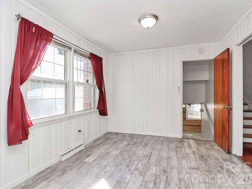 2111 Parkdale Avenue, Gastonia, NC 28052.  MLS# CAR4343385, YatesRealty ID 22522. 