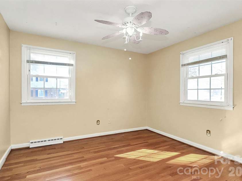 2111 Parkdale Avenue, Gastonia, NC 28052.  MLS# CAR4343385, YatesRealty ID 22522. 