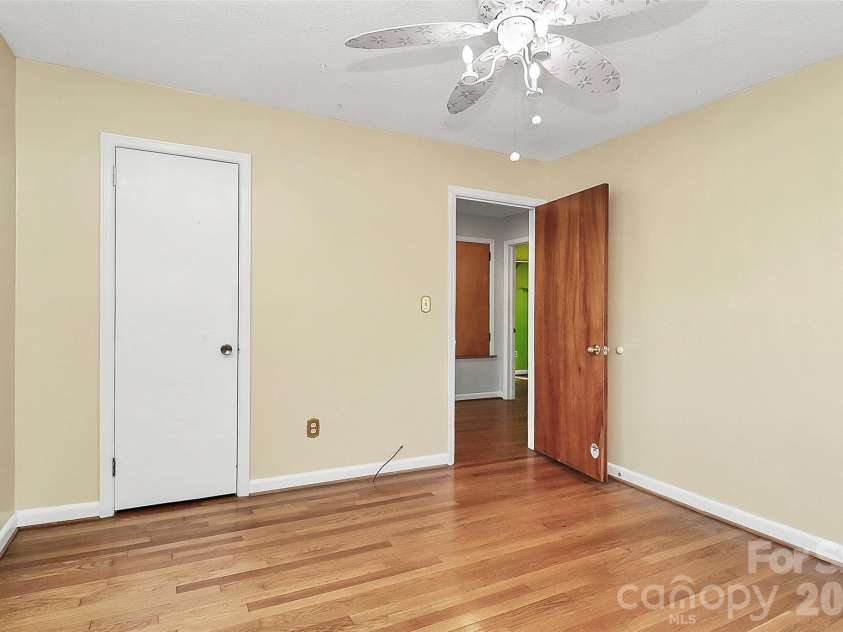 2111 Parkdale Avenue, Gastonia, NC 28052.  MLS# CAR4343385, YatesRealty ID 22522. 