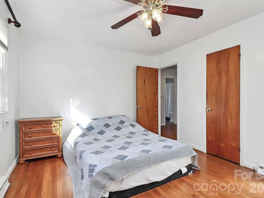 2111 Parkdale Avenue, Gastonia, NC 28052.  MLS# CAR4343385, YatesRealty ID 22522. 
