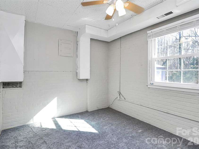 2111 Parkdale Avenue, Gastonia, NC 28052.  MLS# CAR4343385, YatesRealty ID 22522. 