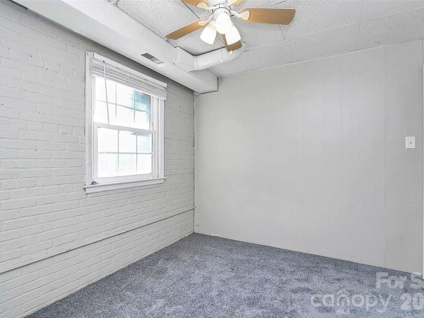 2111 Parkdale Avenue, Gastonia, NC 28052.  MLS# CAR4343385, YatesRealty ID 22522. 