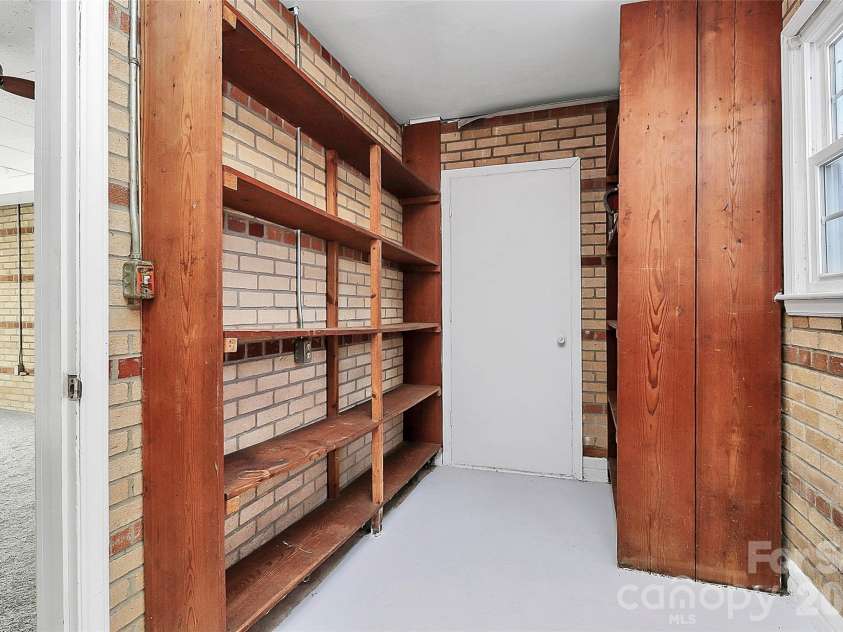 2111 Parkdale Avenue, Gastonia, NC 28052.  MLS# CAR4343385, YatesRealty ID 22522. 