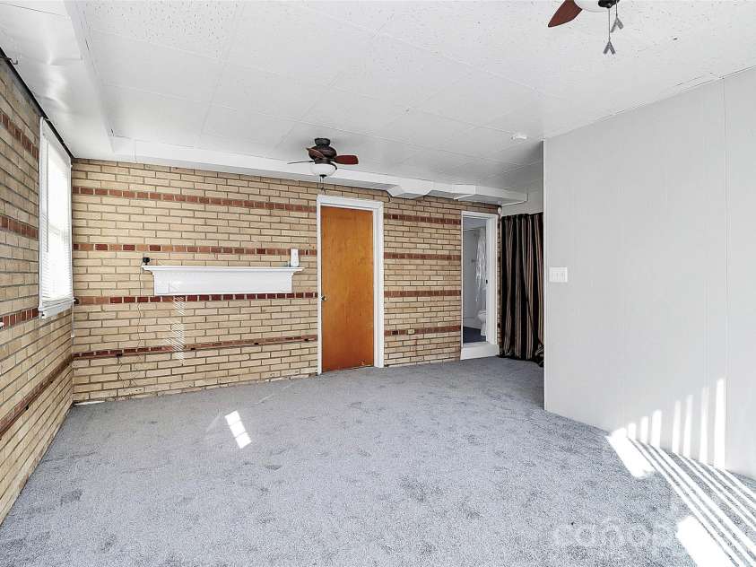 2111 Parkdale Avenue, Gastonia, NC 28052.  MLS# CAR4343385, YatesRealty ID 22522. 
