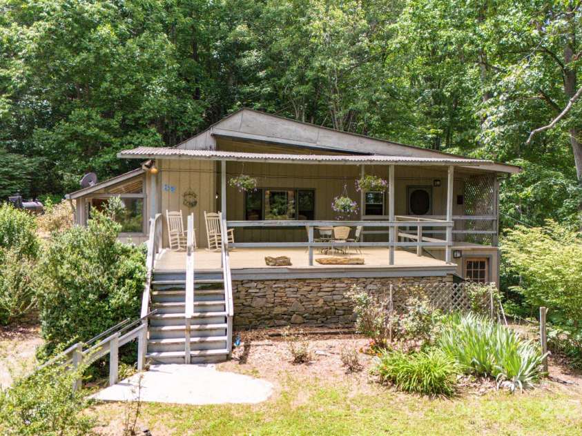 88 Bearwallow Road, Leicester, NC 28748.  MLS# CAR4153079, YatesRealty ID 22522. 