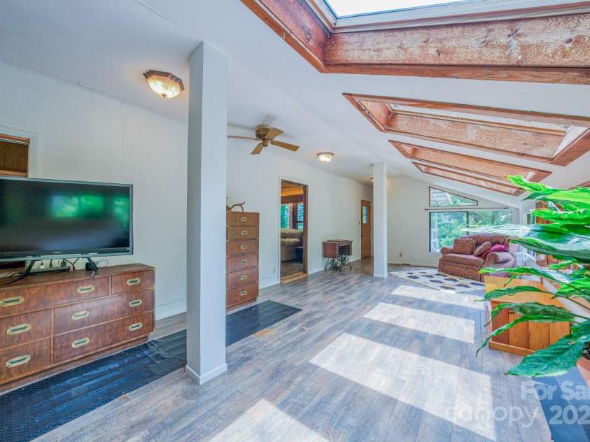 88 Bearwallow Road, Leicester, NC 28748.  MLS# CAR4153079, YatesRealty ID 22522. 