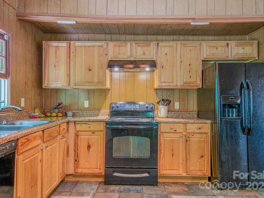 88 Bearwallow Road, Leicester, NC 28748.  MLS# CAR4153079, YatesRealty ID 22522. 