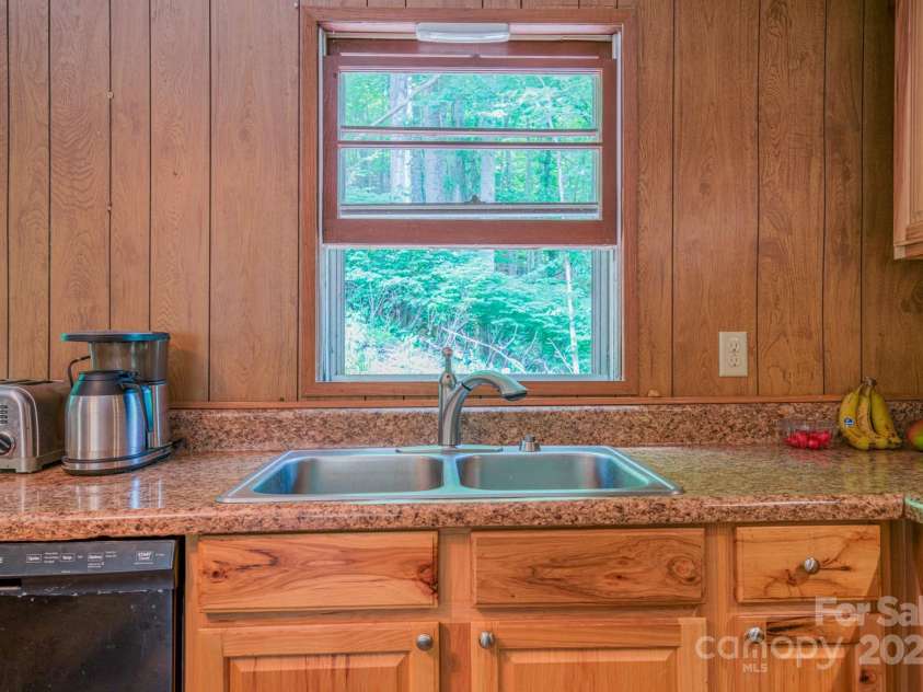 88 Bearwallow Road, Leicester, NC 28748.  MLS# CAR4153079, YatesRealty ID 22522. 