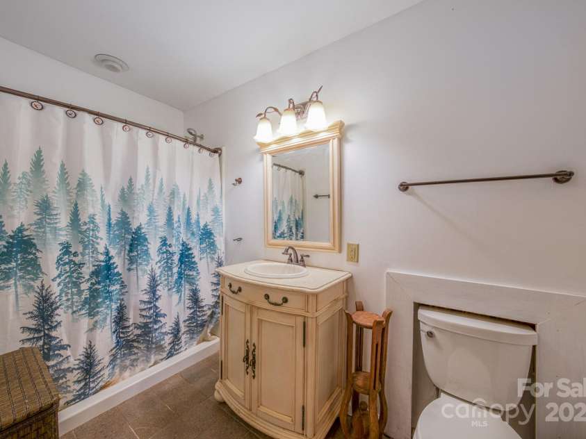 88 Bearwallow Road, Leicester, NC 28748.  MLS# CAR4153079, YatesRealty ID 22522. 