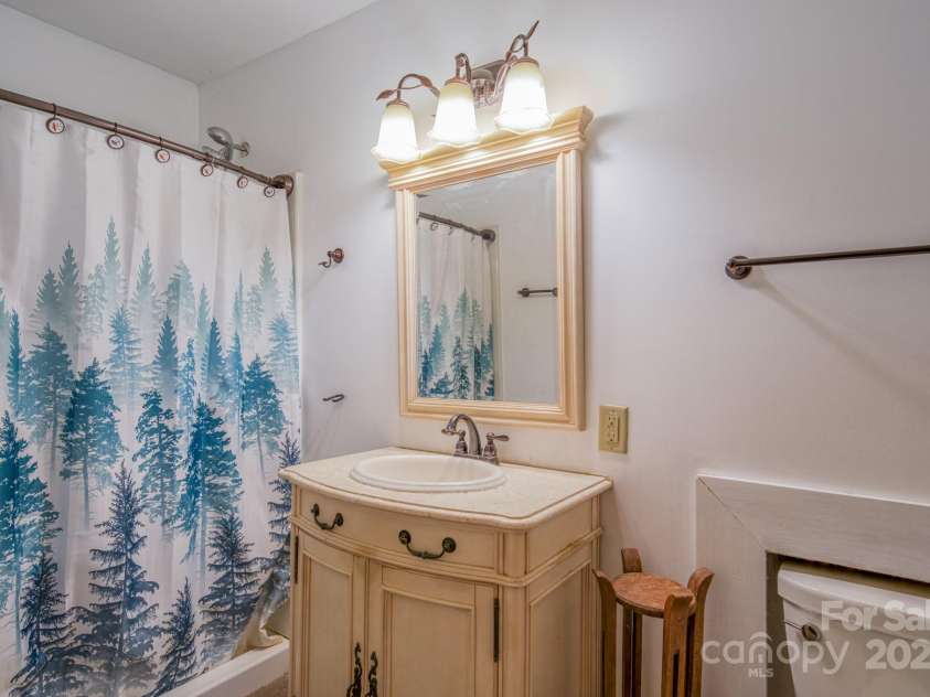 88 Bearwallow Road, Leicester, NC 28748.  MLS# CAR4153079, YatesRealty ID 22522. 