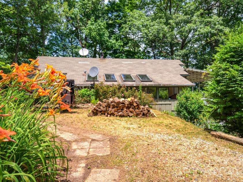 88 Bearwallow Road, Leicester, NC 28748.  MLS# CAR4153079, YatesRealty ID 22522. 