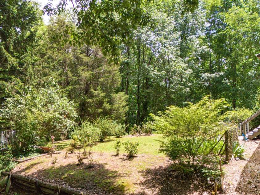 88 Bearwallow Road, Leicester, NC 28748.  MLS# CAR4153079, YatesRealty ID 22522. 