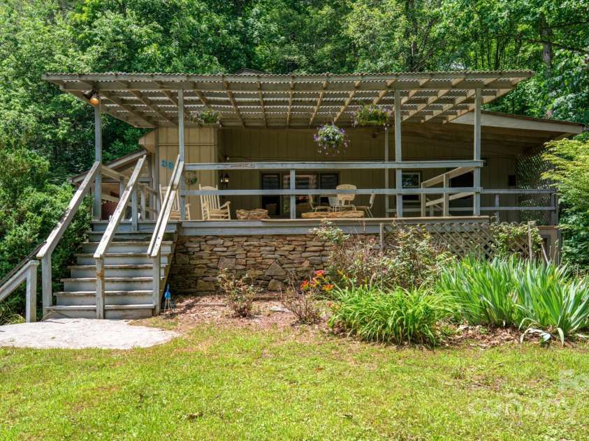 88 Bearwallow Road, Leicester, NC 28748.  MLS# CAR4153079, YatesRealty ID 22522. 