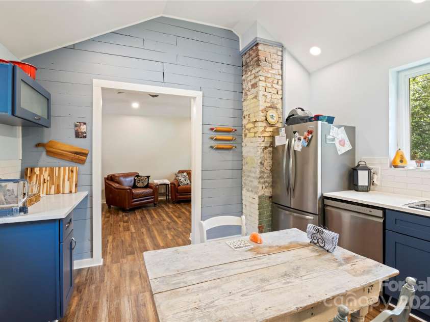 111 Altamahaw Avenue, Black Mountain, NC 28711.  MLS# CAR4265651, YatesRealty ID 22523. 