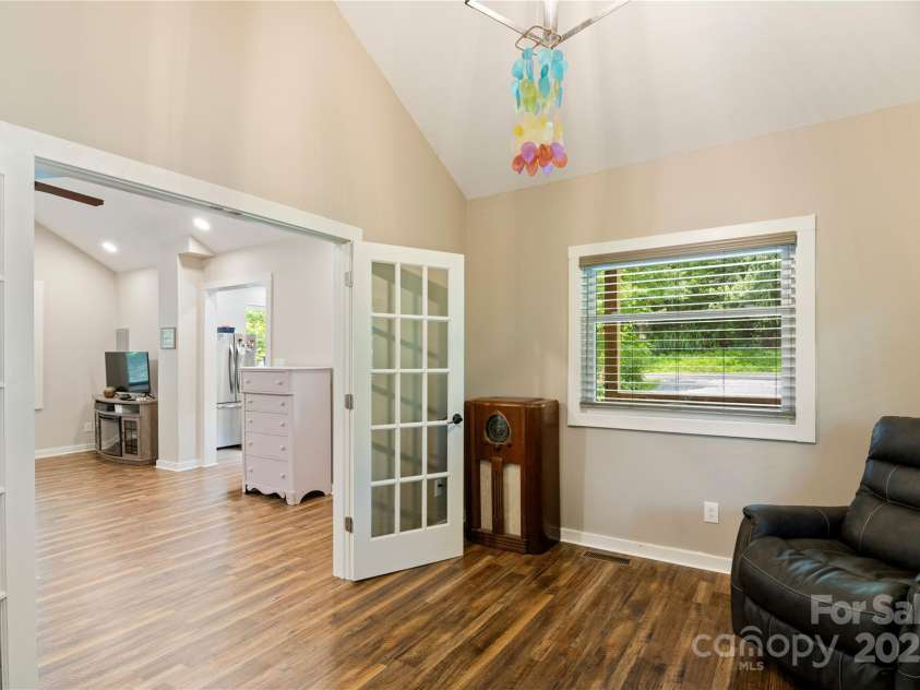 111 Altamahaw Avenue, Black Mountain, NC 28711.  MLS# CAR4265651, YatesRealty ID 22523. 