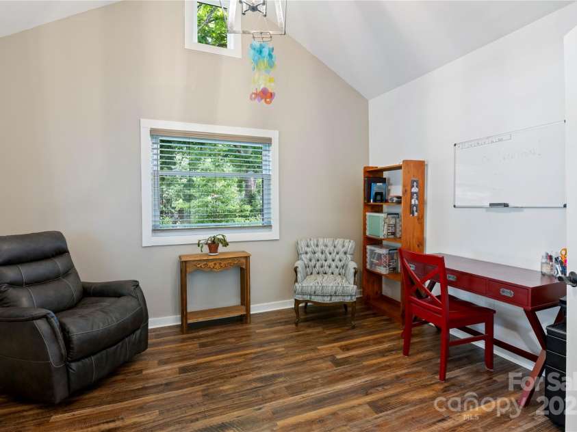 111 Altamahaw Avenue, Black Mountain, NC 28711.  MLS# CAR4265651, YatesRealty ID 22523. 