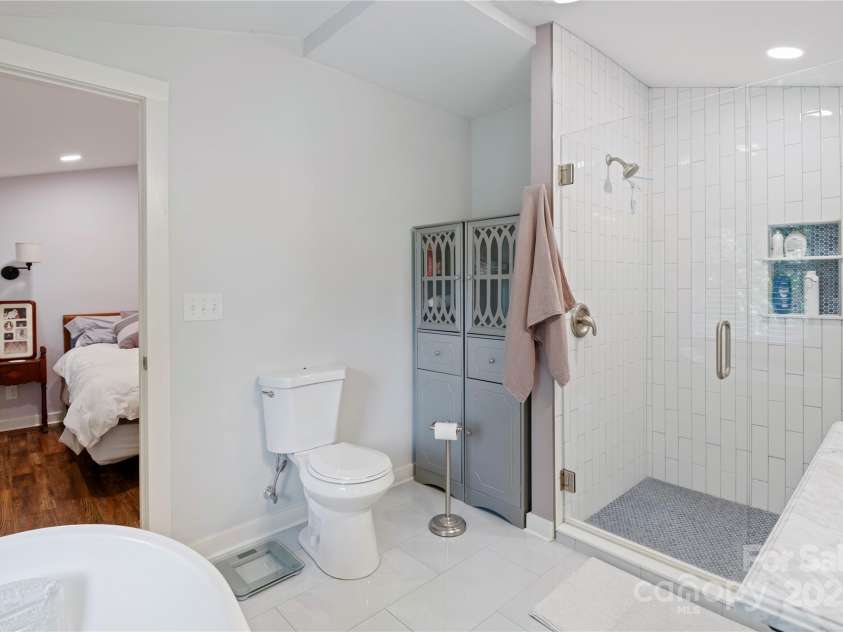 111 Altamahaw Avenue, Black Mountain, NC 28711.  MLS# CAR4265651, YatesRealty ID 22523. 