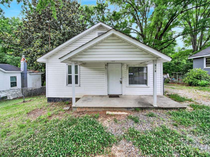 807 Evening Shade Lane, Gastonia, NC 28052.  MLS# CAR4379304, YatesRealty ID 22523. 