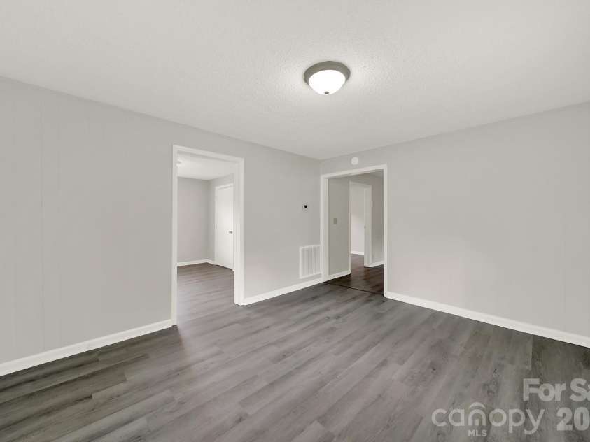 807 Evening Shade Lane, Gastonia, NC 28052.  MLS# CAR4379304, YatesRealty ID 22523. 