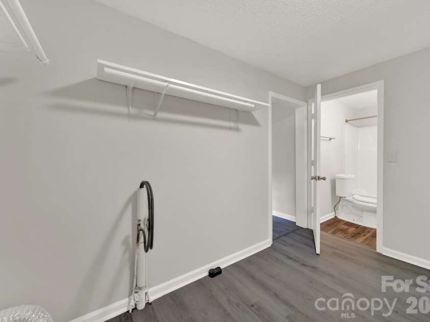 807 Evening Shade Lane, Gastonia, NC 28052.  MLS# CAR4379304, YatesRealty ID 22523. 