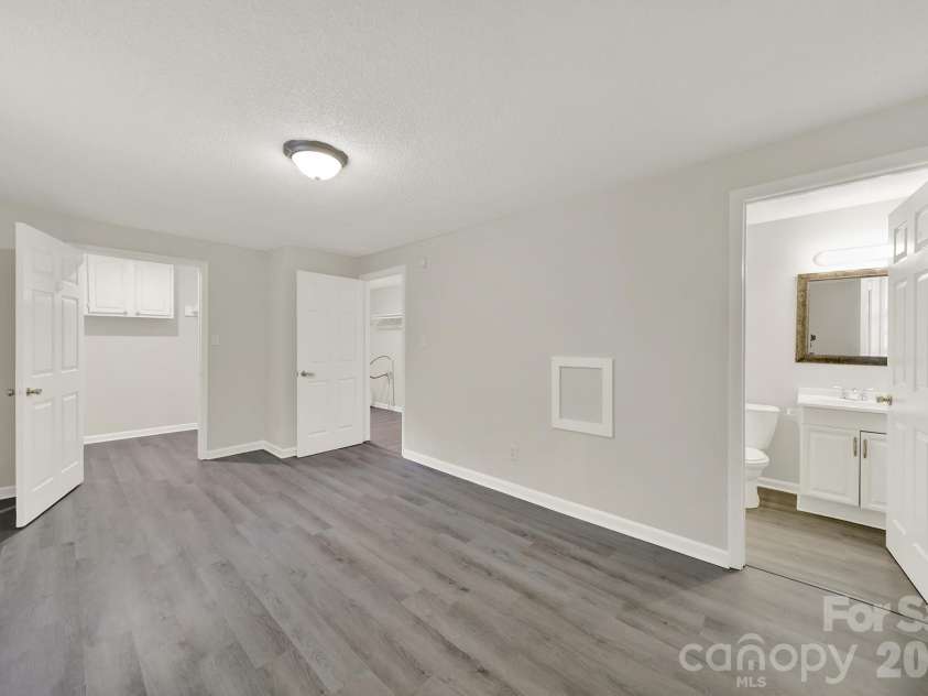 807 Evening Shade Lane, Gastonia, NC 28052.  MLS# CAR4379304, YatesRealty ID 22523. 