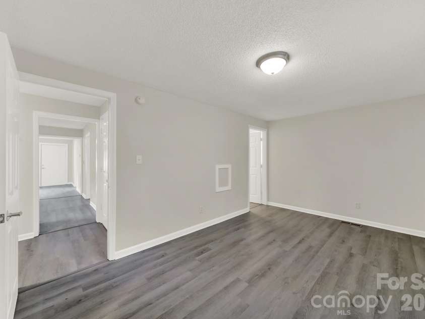 807 Evening Shade Lane, Gastonia, NC 28052.  MLS# CAR4379304, YatesRealty ID 22523. 