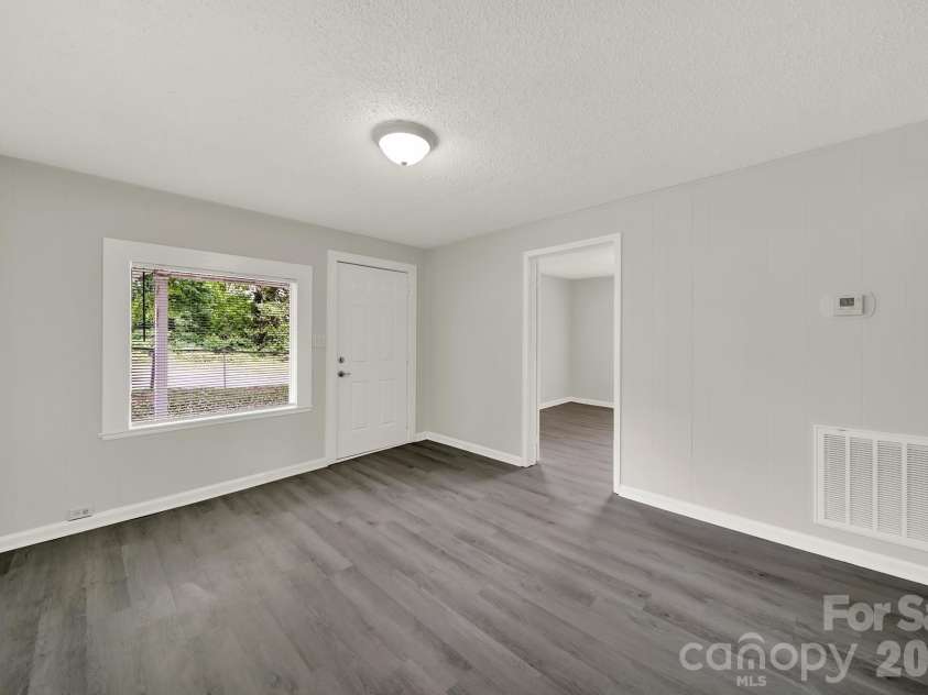 807 Evening Shade Lane, Gastonia, NC 28052.  MLS# CAR4379304, YatesRealty ID 22523. 