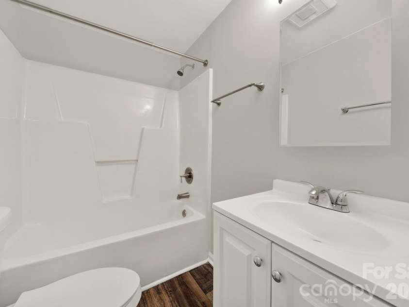 807 Evening Shade Lane, Gastonia, NC 28052.  MLS# CAR4379304, YatesRealty ID 22523. 