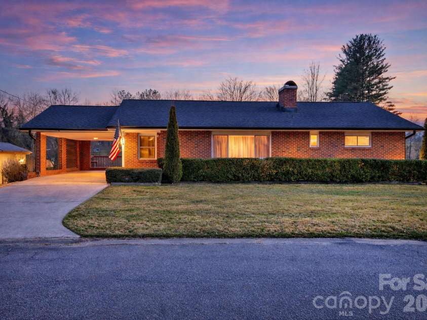 112 Allison Road, Brevard, NC 28712.  MLS# CAR4340676, YatesRealty ID 22524. 