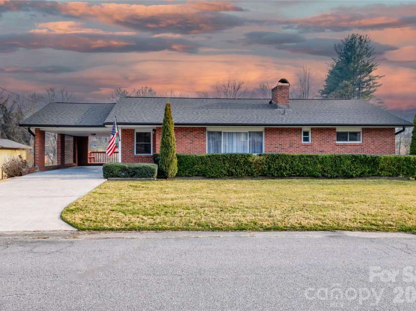 112 Allison Road, Brevard, NC 28712.  MLS# CAR4340676, YatesRealty ID 22524. 