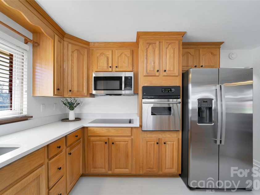 112 Allison Road, Brevard, NC 28712.  MLS# CAR4340676, YatesRealty ID 22524. 